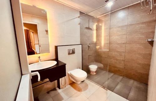 Giridih Hôtel | Nature Valley Farmhouse Resort by Raarees, Munnar #lap of nature #premium rooms #parking #Scenic view #garden with fireplace #property of the year