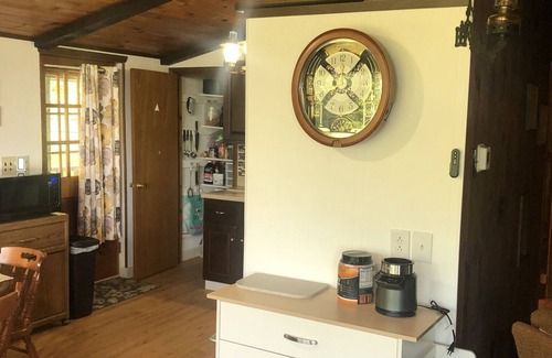 Lock Haven Cabine | Nature’s Best cabin1 hr. to PSU. Great view. Perfect for outdoorsman. Sleeps 8