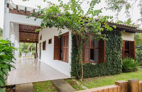 Ibiraquera Maison | Natureza exuberante próxima a lagoa NS0749
