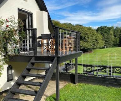 Ravnsbaek Appartement | Naturskøn landidyl på Ibækgaarden - I egen bolig