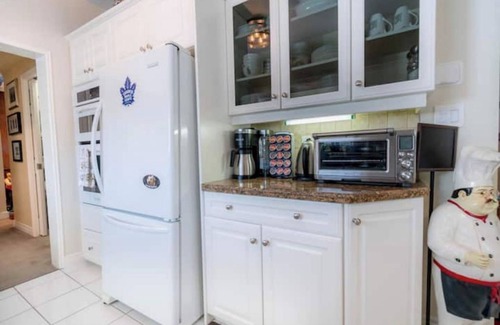 Port Dalhousie Maison | Nautica Beach House on Lake Ontario