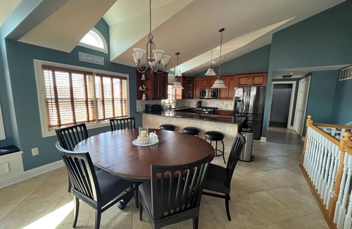 Sea Isle City Maison | Nautical SIC haven: 4BR + Bonus Room in the Heart of SIC