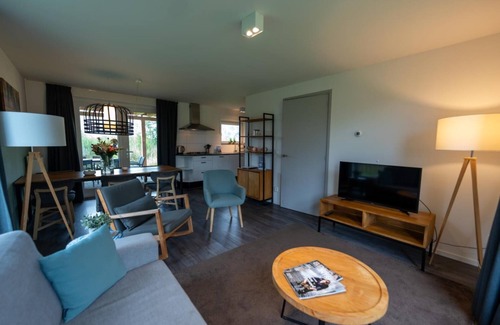 Burdaard Villa | Nautisch de Luxe 6p - Trois Chambres Villa, Couchages 6