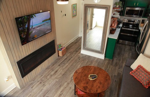 Navarre Beach Maison | Navarre Beach "Into the Mystic" Cozy & Unique Townhome