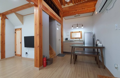Hampyeong Maison | Navillera Hanok Pension