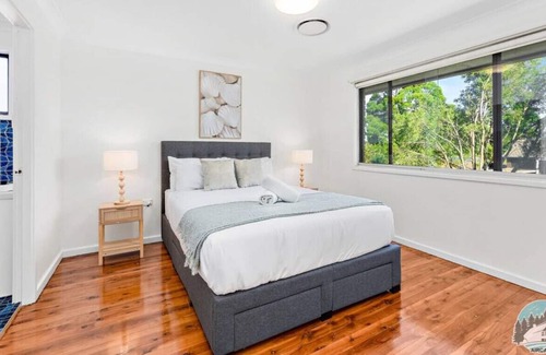 Baulkham Hills Maison | NBAU025 · Aircabin | Baulkham Hills | Comfy | 4 Beds House