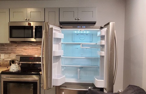 Newark Appartement | Charming 2-Bedroom Apartment w/ Private Bath & Sofa Bed: Near NYC & EWR