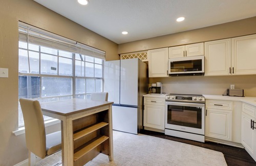 Humble Copropriété | Near Airport & Interstate: Houston Area Townhome