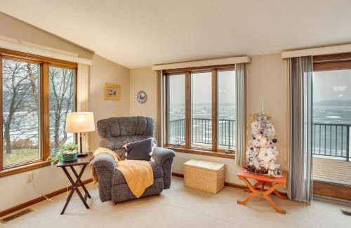 Howard Lake Maison | Near All-Season Trails Howard Lake Home with Dock!