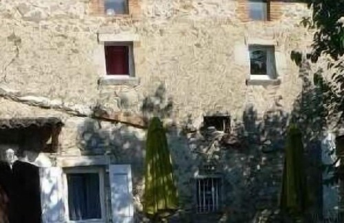 Lasalle Appartement | proche Anduze :appartement dans mas avec piscine