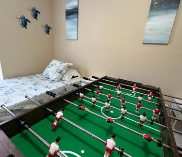 West Arlington Maison | Near AT&T Stadium, UTA, Globe Life, Six Flags, DFW Airport, American Airlines Center with Games and Crib