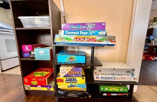 West Arlington Maison | Near AT&T Stadium, UTA, Globe Life, Six Flags, DFW Airport, American Airlines Center with Games and Crib