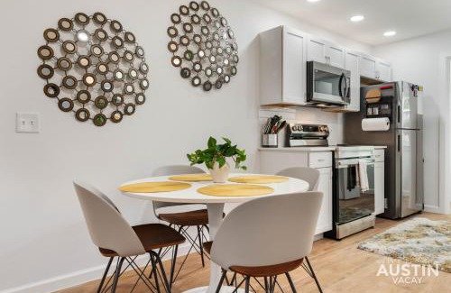 Brentwood Appartement | Near BBQ, Coffee More in Brentwood Pet-Friendly 2BR 1BA Condo By Austin Vacay