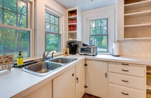 Wells Maison | Near Beach: Coastal Maine Getaway w/ Yard