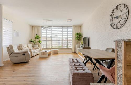 Kiryat Yam Appartement | Near Beach, Family Penthouse
