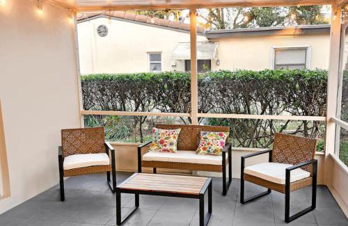 Edgewood Maison | Near Beaches 3 BR Luxury Fort Lauderdale Home