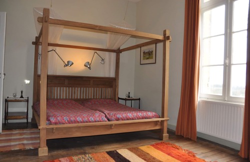 Faux Autre | Près de Bergerac, une élégante maison familiale du 19ème siècle avec piscine