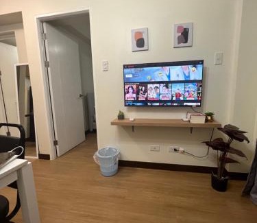 Kapitolyo Appartement | Near Bgc 1Br Wi-Fi Netflix balcony skyline