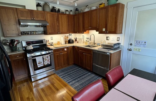 Malden Appartement | Près de Boston Historic deux chambres à coucher avec des équipements modernes