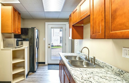 Seneca Falls Maison | Near Cayuga Wine Trail: Seneca Falls Convenience!