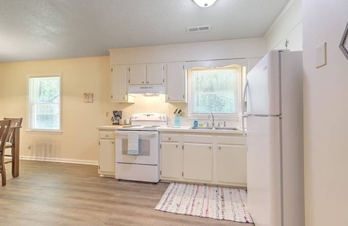 Goose Creek Maison | Near Charleston 3 Bed w/Fenced Yard Near Beach!