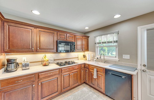 Camp Hill Maison | Near Dtwn Harrisburg: Stylish Home w/Patio & Yard