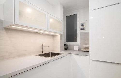 La Maternitat i Sant Ramon Appartement | Near FCB STADIUM UP TO 8 One car free parking