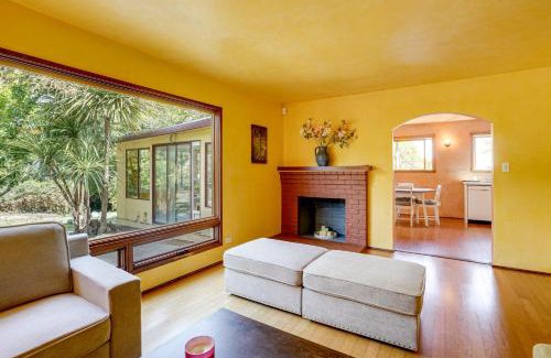 Pinole Maison | Near Golf, Trails and Parks Lush Pinole Retreat