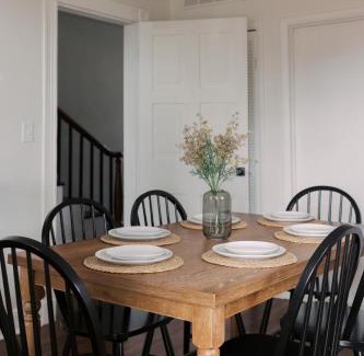 Middletown Maison | Near Hershey, Entire house with Fire Pit, Game Room