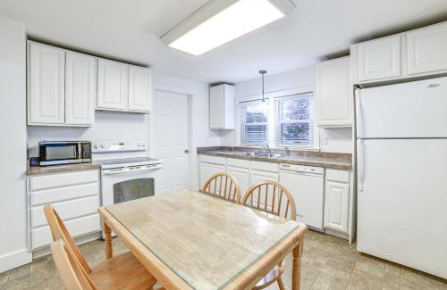 Munsons Corners Maison | Near Hiking and Skiing Cozy Home in Cortland!