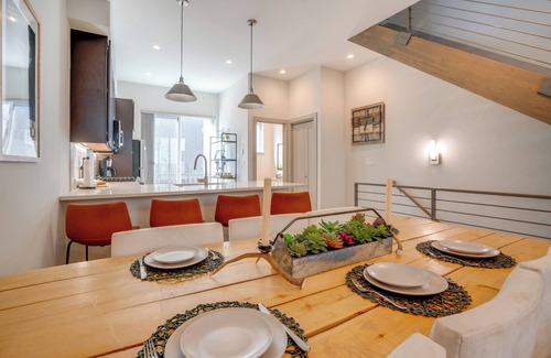 Silverthorne Maison | Near Hiking & Dillon Reservoir: Getaway w/ Hot Tub