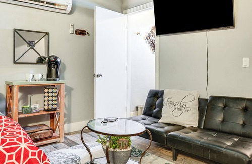 Downtown Phoenix Appartement | Near Hospitals & Airport: Cozy Studio in Phoenix!