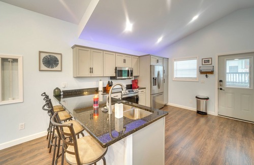 Deep Water Maison | Near Kanawha River: Unique Renovated Home w/ Yard!