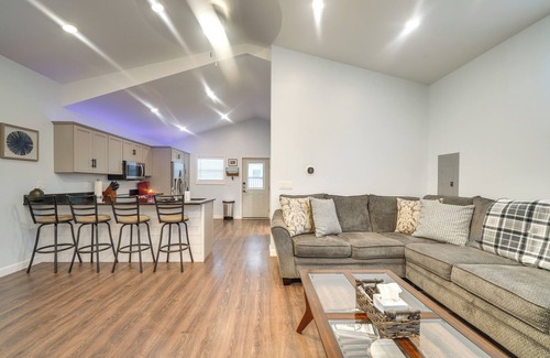 Deep Water Maison | Near Kanawha River: Unique Renovated Home w/ Yard!