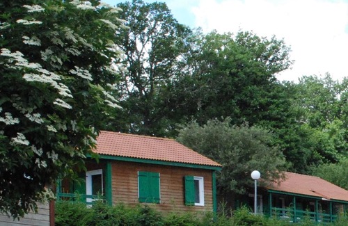 Blavignac Chalet De Ski | Proche du MALZIEU-VILLE, chalet*** bien situé , piscine couverte