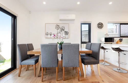 Ashwood Maison | Near new Spacious 5 Bedroom House Close to all Amenities