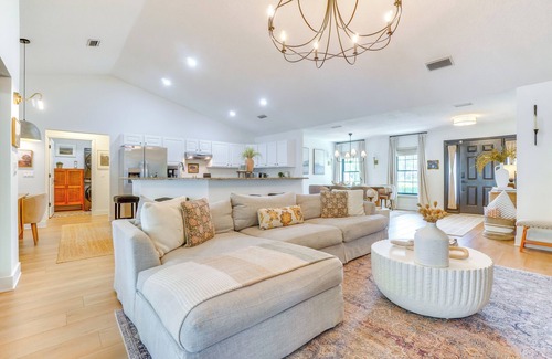 Mount Plymouth Maison | Near Parks & Lakes: Sorrento Home w/Pool & Yard!