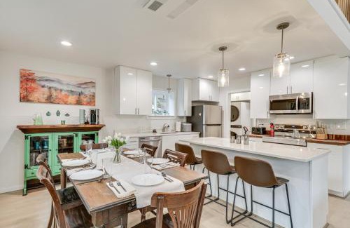 Longview Heights Maison | Near Rivers and Boating Home with Hot Tub in Longview