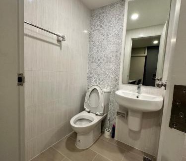Minburi Appartement | Near Safari Park and BTS Bangchan condo swimming, fitness, cooking, family-friendly rental