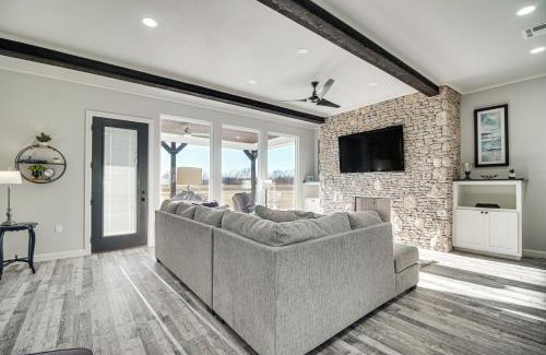 Grove Maison | Near Shangri-La Lake-View Monkey Island Home!