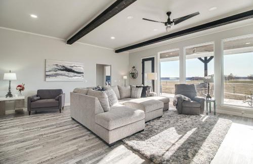 Grove Maison | Near Shangri-La Lake-View Monkey Island Home!