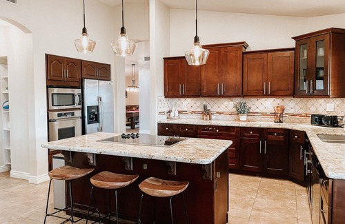 Avondale Maison | Near State Farm, Spring Training, NASCAR and more-Lakefront with Private Pool!!