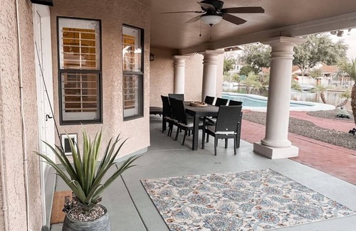 Avondale Maison | Near State Farm, Spring Training, NASCAR and more-Lakefront with Private Pool!!