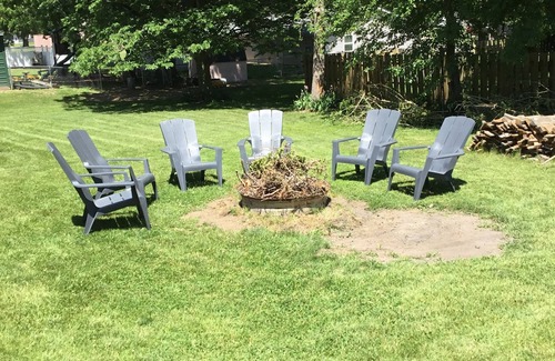 Keithsburg Maison | Near State park & Forest. Close to river for boating. Stay…Anchored Inn