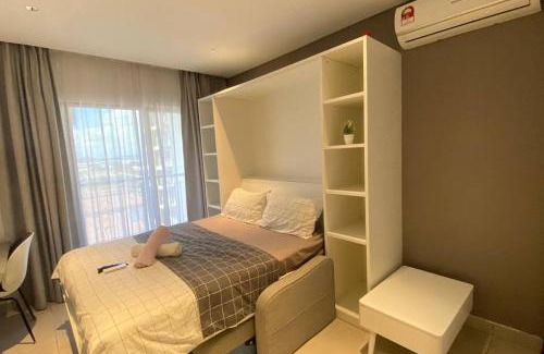 Shah Alam Appartement | Near Subang Airport DK Impian Balcony Room 1-2 pax