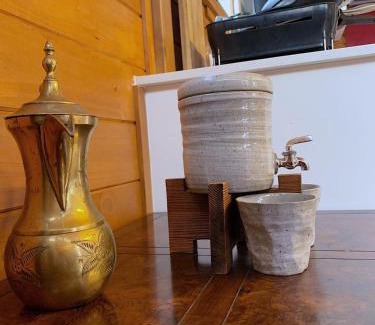 Mangere Maison | Near the Airport Cozy Cabin Style Entire Tiny Home