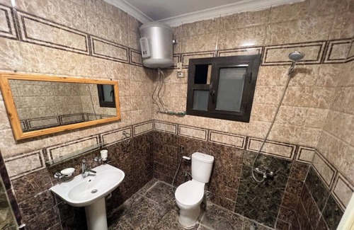 Al Haram Hôtel | NEAR THE PYRAMIDS INN 5 minutes from the Great Pyramids of Giza & Sphinx!