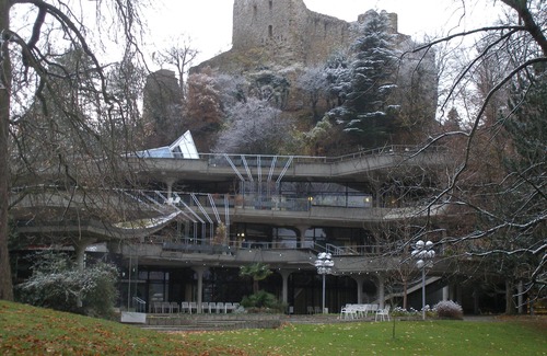 Badenweiler Appartement | Près de Therme belle vue sur les montagnes des Vosges et de la nuit, les ruines du château illuminé