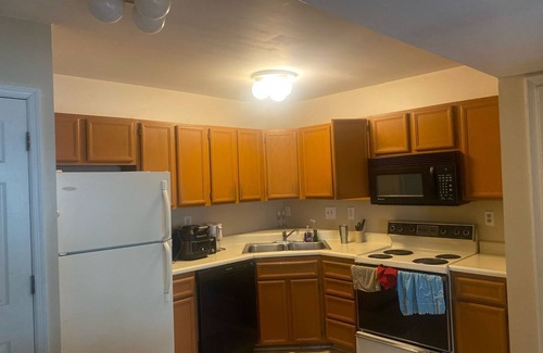 Overland Maison | Near to Airport & Free Parking