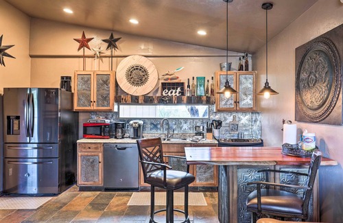 Tucson Maison | Tucson Home w / Porch & Lavish Yard près de Trail Heads